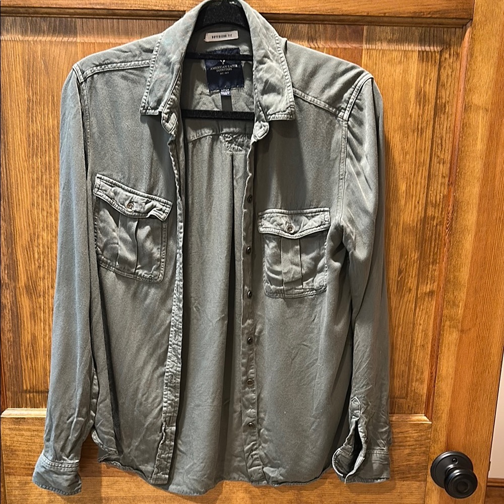 American Eagle Outfitters Olive Button Down Shirt